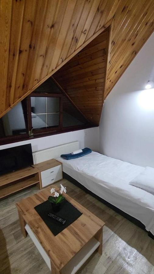 Bed & Breakfast Miedzy Parkami Milicz